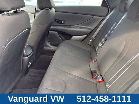 Used 2025 Hyundai Elantra SEL FWD image 24