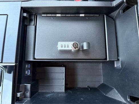 Used 2022 Toyota Tundra Platinum image 27