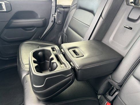 Used 2023 Jeep Wrangler Unlimited Sahara image 28