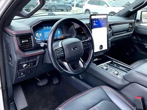 Used 2022 Ford Expedition Max Limited image 13