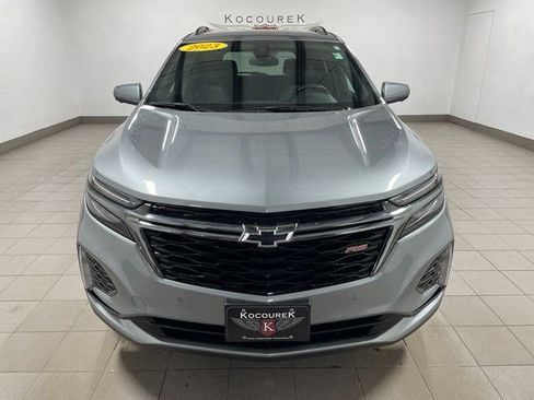 Used 2023 Chevrolet Equinox RS AWD/4WD image 2