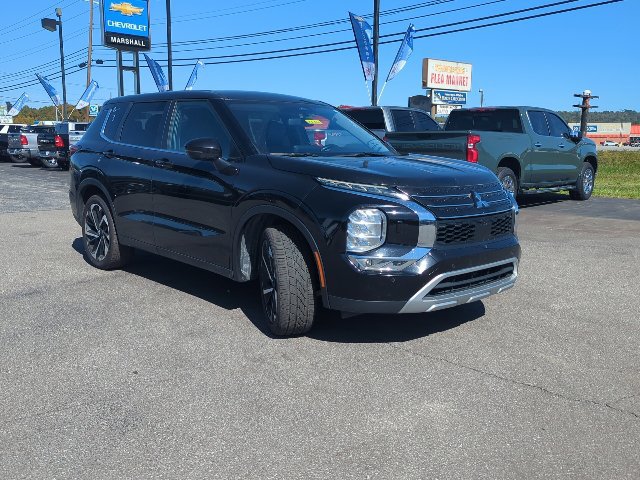 Used 2024 Mitsubishi Outlander AWD image 5