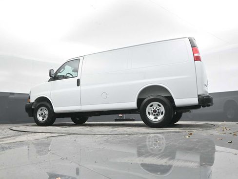 New 2025 GMC Savana 2500 w/ Driver Convenience Package RWD image 33