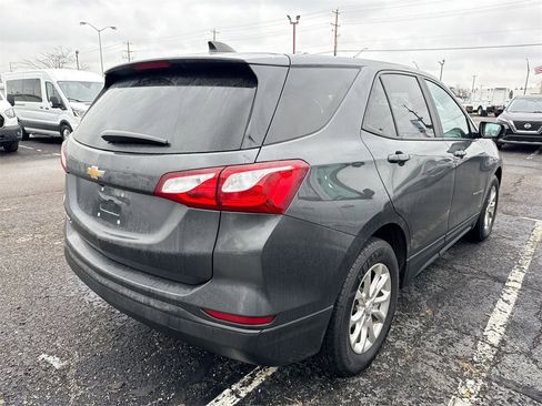 Used 2021 Chevrolet Equinox LS w/ LS Convenience Package image 4