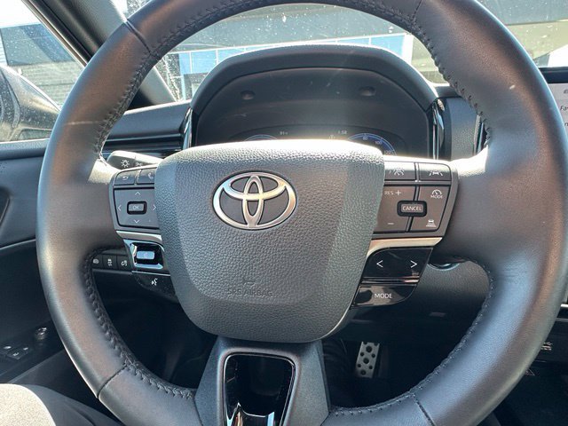 Used 2025 Toyota Camry XSE FWD image 17
