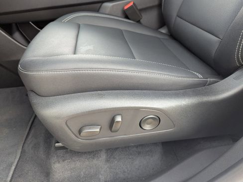 Used 2025 Chevrolet Traverse LT w/ Enhanced Driving Package image 24