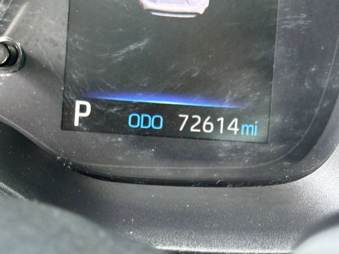Used 2021 Toyota Corolla LE FWD image 9