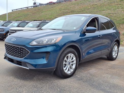 Certified 2020 Ford Escape SE image 3