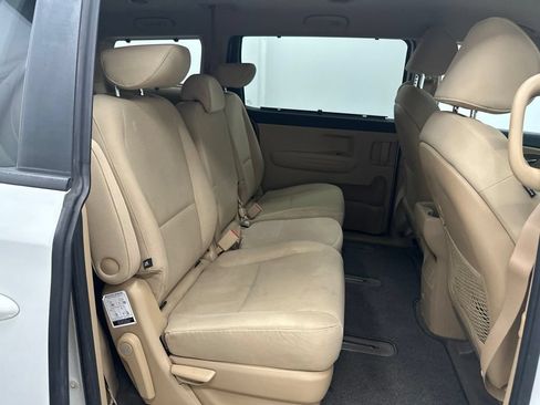 Used 2016 Kia Sedona LX w/ Option Group 020 FWD image 24