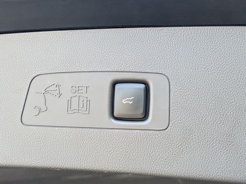 Used 2023 Lincoln Corsair Reserve FWD image 19
