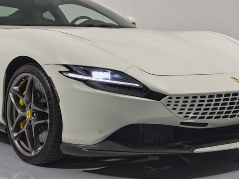 Used 2021 Ferrari Roma RWD image 38