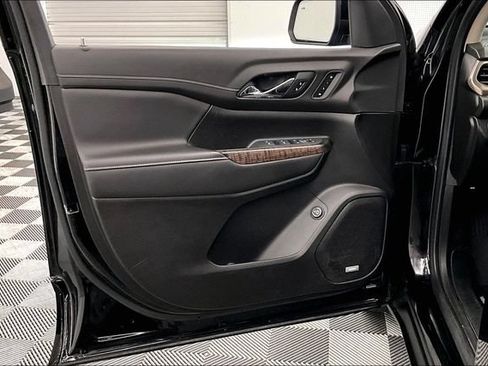 Used 2023 GMC Acadia Denali AWD/4WD image 20