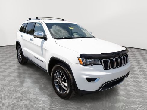 Used 2017 Jeep Grand Cherokee Limited AWD/4WD image 3