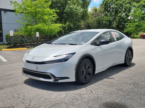 New 2026 Toyota Prius Plug-In Hybrid FWD image 31