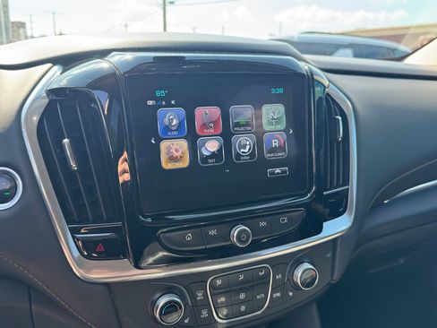 Used 2019 Chevrolet Traverse LT FWD image 18
