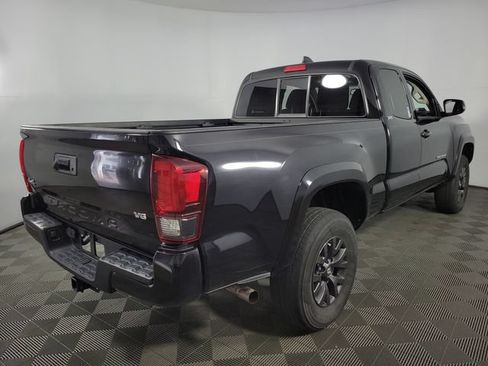 Used 2022 Toyota Tacoma SR5 w/ Technology Package AWD/4WD image 8