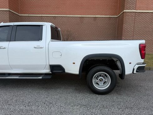 Used 2021 Chevrolet Silverado 3500 High Country image 11