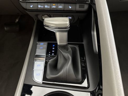 Used 2023 Hyundai Elantra SEL w/ Convenience Package image 21