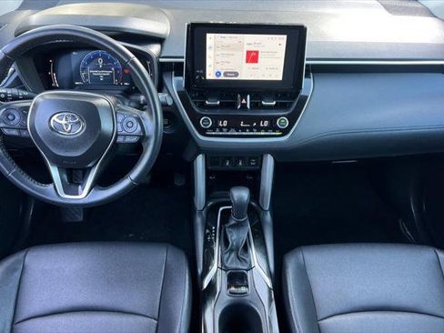 Used 2025 Toyota Corolla Cross XLE FWD image 15