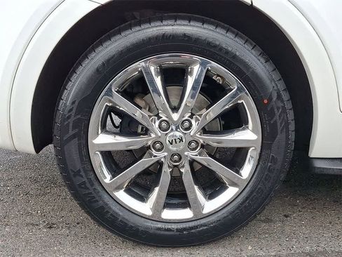 Used 2016 Kia Sorento SX image 26