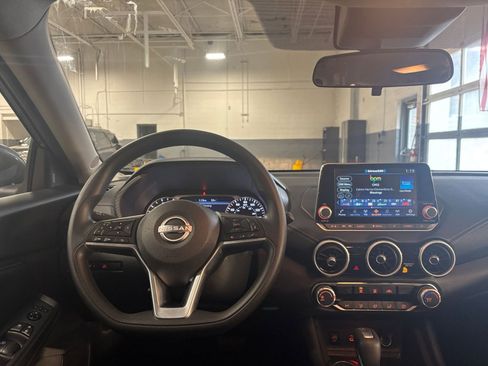 Used 2025 Nissan Sentra SV image 33