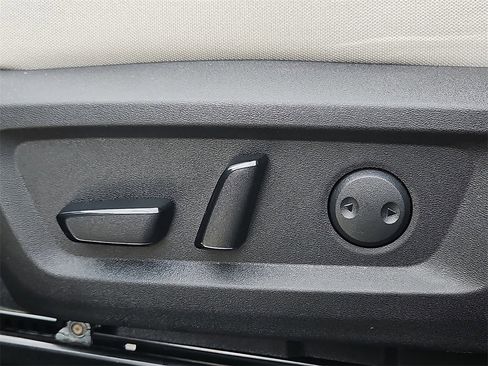 Certified 2024 Nissan Rogue SV image 23