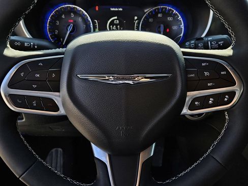 New 2026 Chrysler Pacifica Select FWD image 23