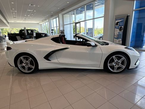 Used 2024 Chevrolet Corvette Stingray Preferred Cpe w/ Z51 Performance Package RWD image 6