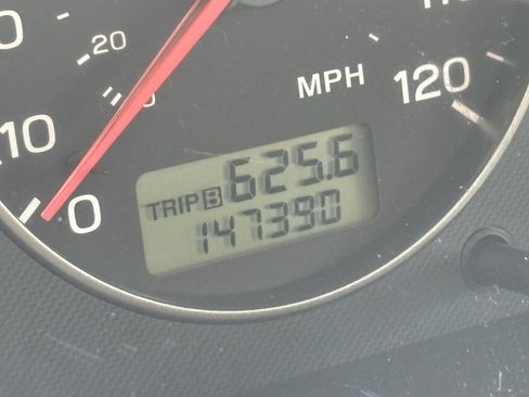 Used 2004 Subaru Outback H6 image 11