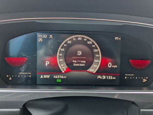Used 2023 Volkswagen Tiguan SE R-Line AWD/4WD image 18
