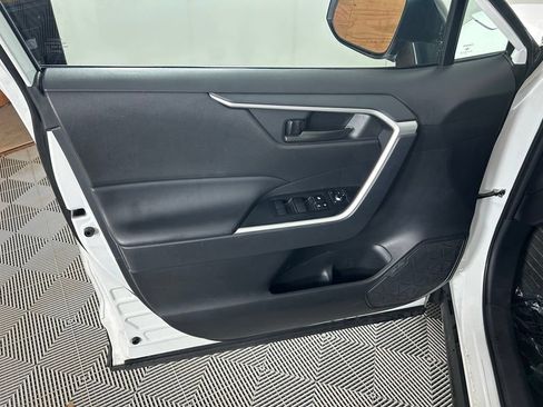 Used 2025 Toyota RAV4 LE AWD/4WD image 10