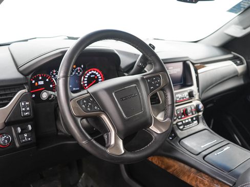 Used 2015 GMC Yukon XL Denali w/ Premium Package AWD/4WD image 22