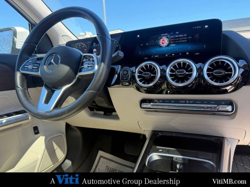 Certified 2023 Mercedes-Benz GLA 250 4MATIC image 32