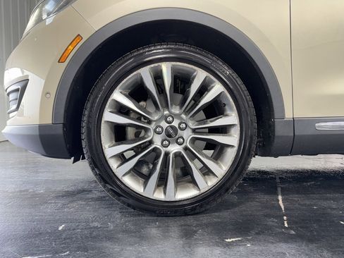 Used 2016 Lincoln MKX Reserve w/ Technology Package FWD image 5