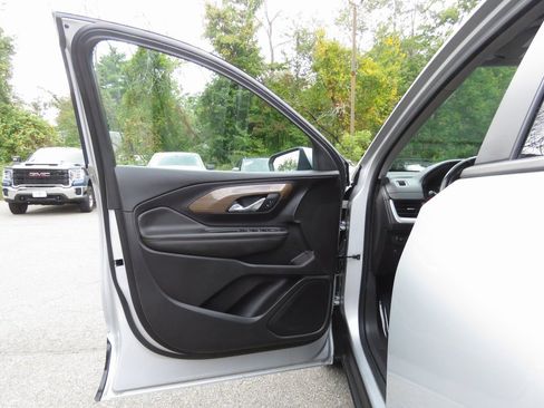 Used 2021 GMC Terrain SLE image 10