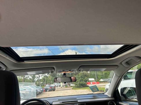Used 2015 Toyota RAV4 XLE image 12