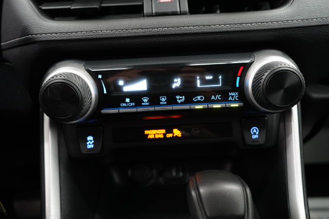 Used 2022 Toyota RAV4 LE AWD/4WD image 28