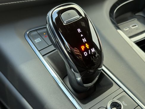 Certified 2024 Cadillac Escalade ESV V AWD/4WD image 28