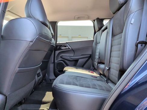 Used 2024 Mitsubishi Outlander SE AWD/4WD image 23