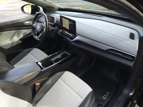 Used 2023 Volkswagen ID.4 Pro image 22