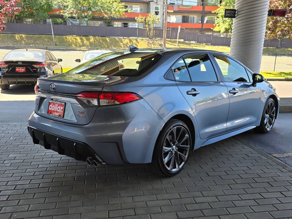 Used 2025 Toyota Corolla SE w/ SE Premium Package FWD image 5