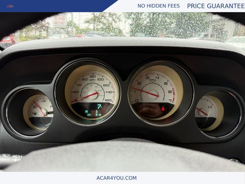 Used 2014 Dodge Challenger R/T RWD image 17