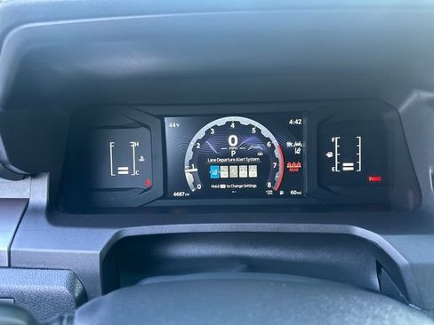 Certified 2025 Toyota Tacoma SR5 image 31