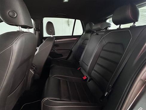 Used 2019 Volkswagen Golf R 4-Door image 12