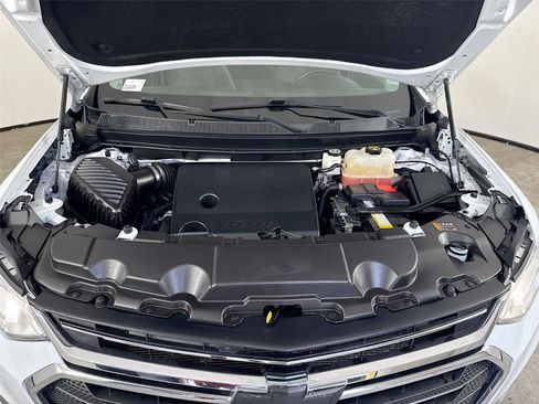Used 2021 Chevrolet Traverse LT FWD image 24