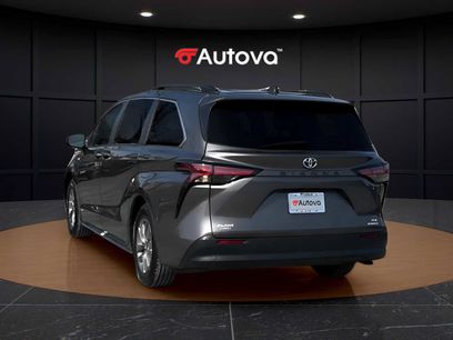 Used 2021 Toyota Sienna XLE