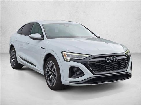 Used 2024 Audi Q8 e-tron Premium Plus w/ Premium Plus Package AWD/4WD image 3