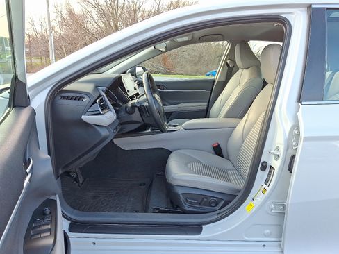 Used 2023 Toyota Camry SE image 14