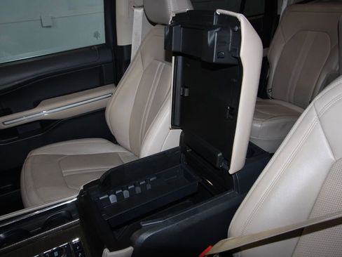 Used 2023 Ford Expedition Max Limited image 23