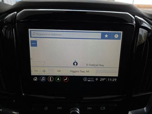 Used 2023 Chevrolet Traverse LT image 8